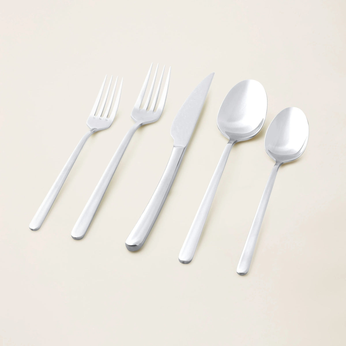 Emilia Mirror 20-Piece Flatware Set Italic