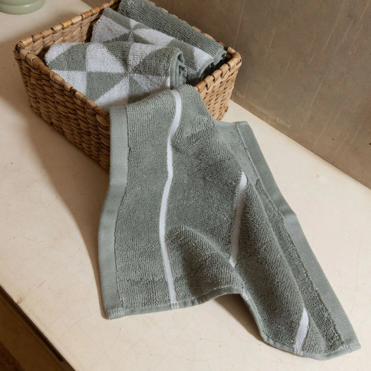 Deia Towels Italic