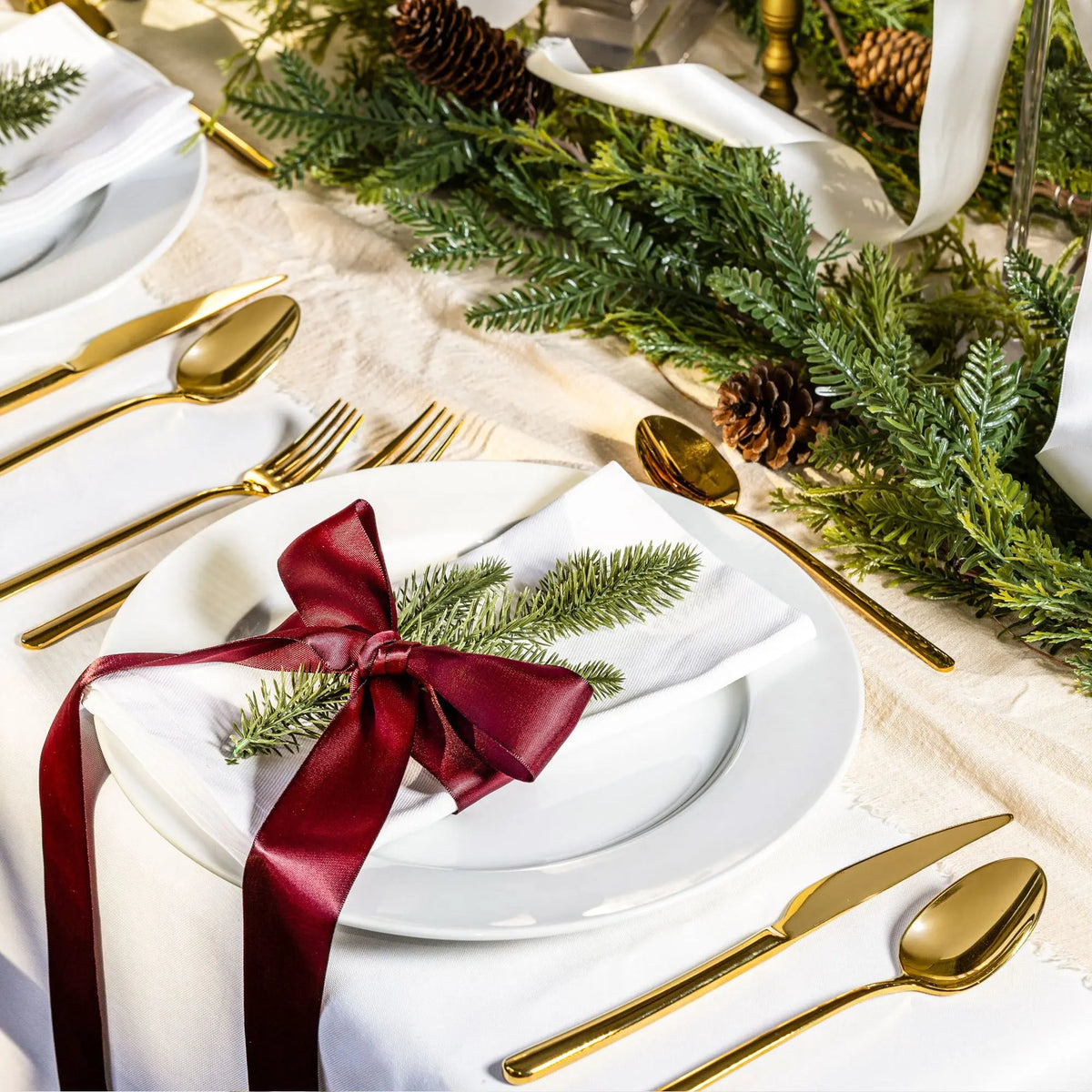 Emilia Mirror 20-Piece Flatware Set Italic