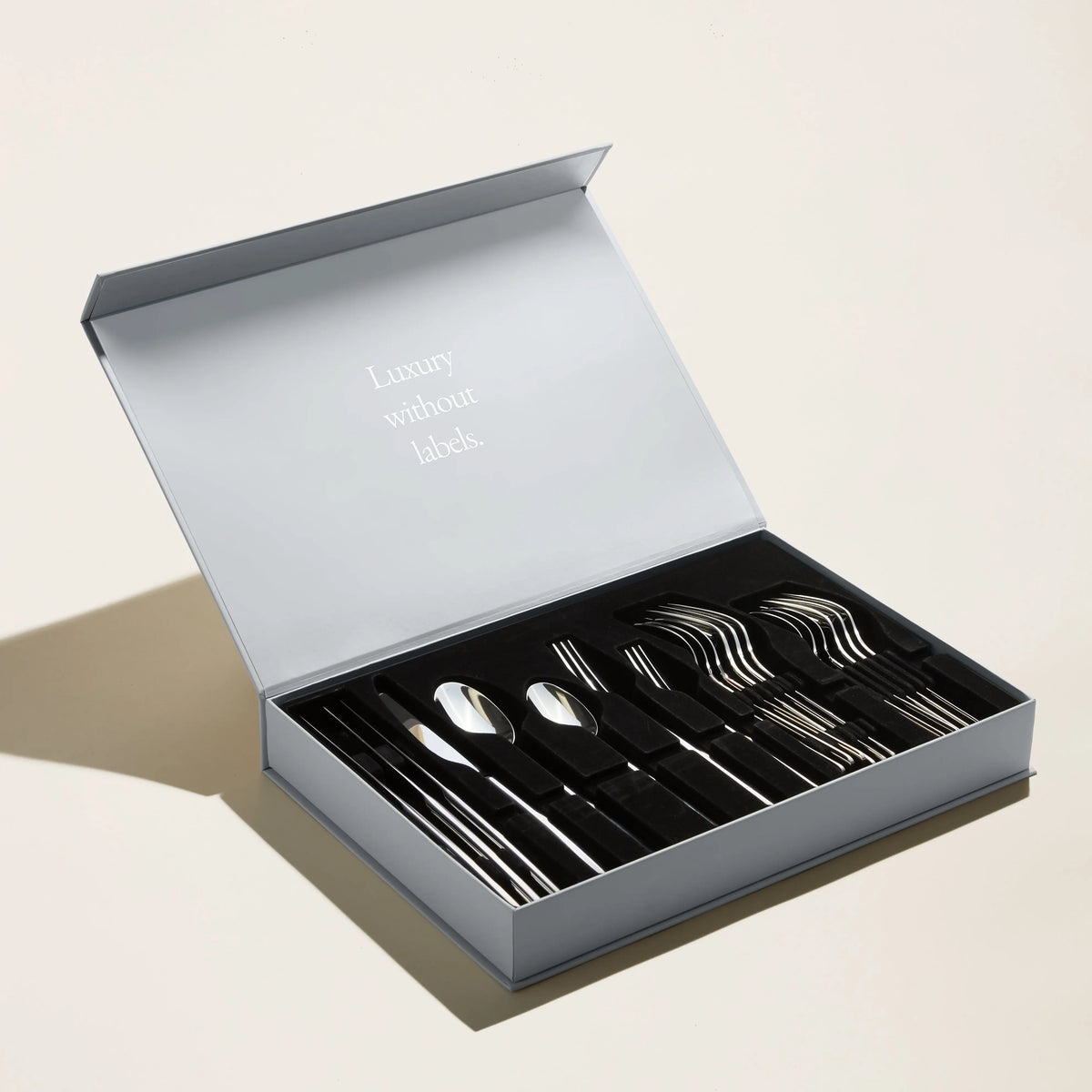 Emilia Mirror 20-Piece Flatware Set Italic